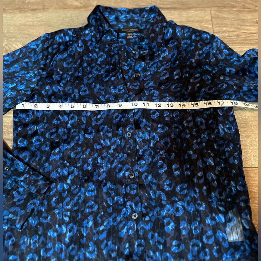 Banana Republic Dillon Shirt – Blue Leopard Print (XS Petite) - Picture 7 of 14